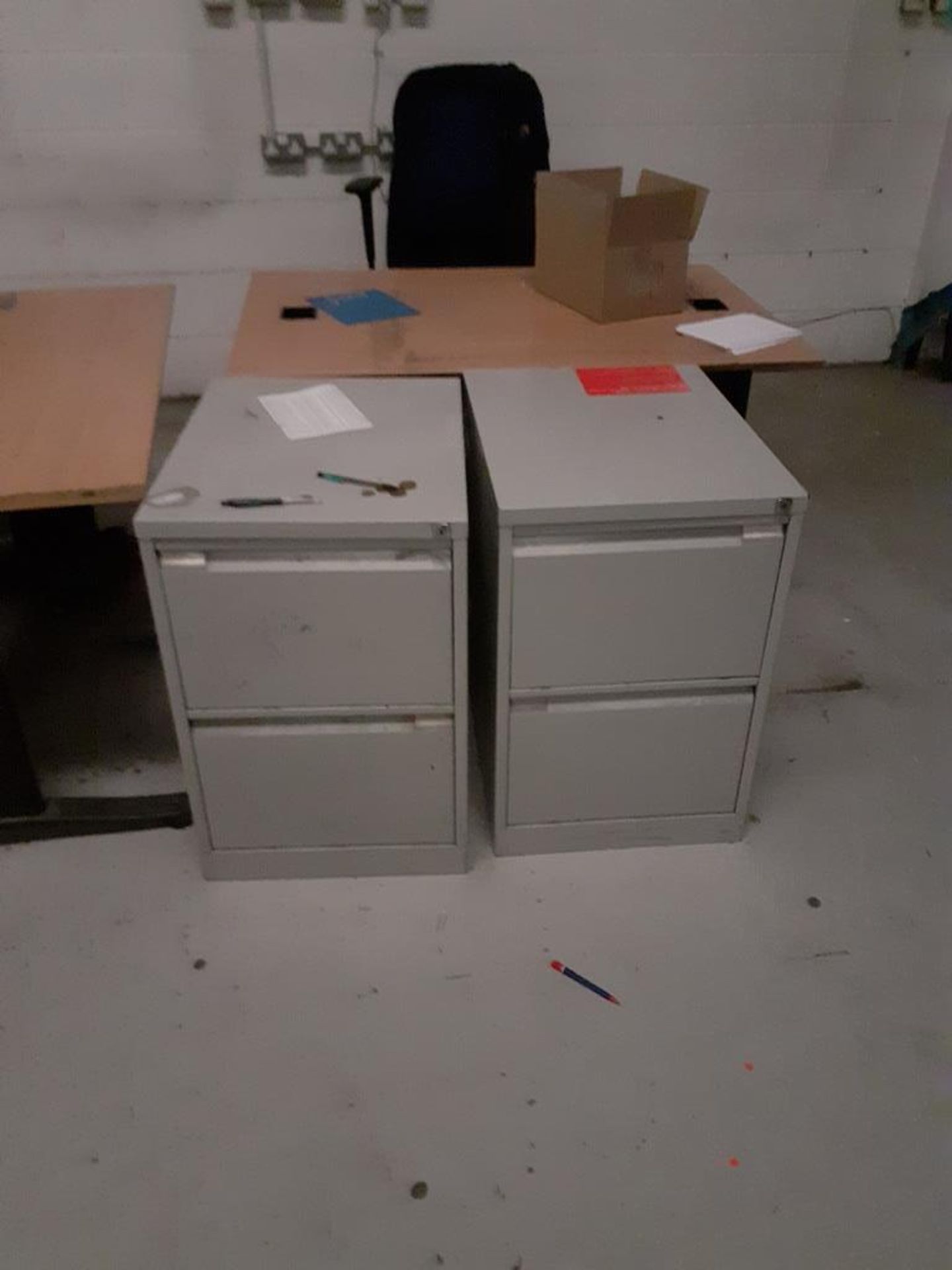 3 - four drawer metal filing cabinets and 3 - two drawer metal filing cabinets - Image 2 of 3