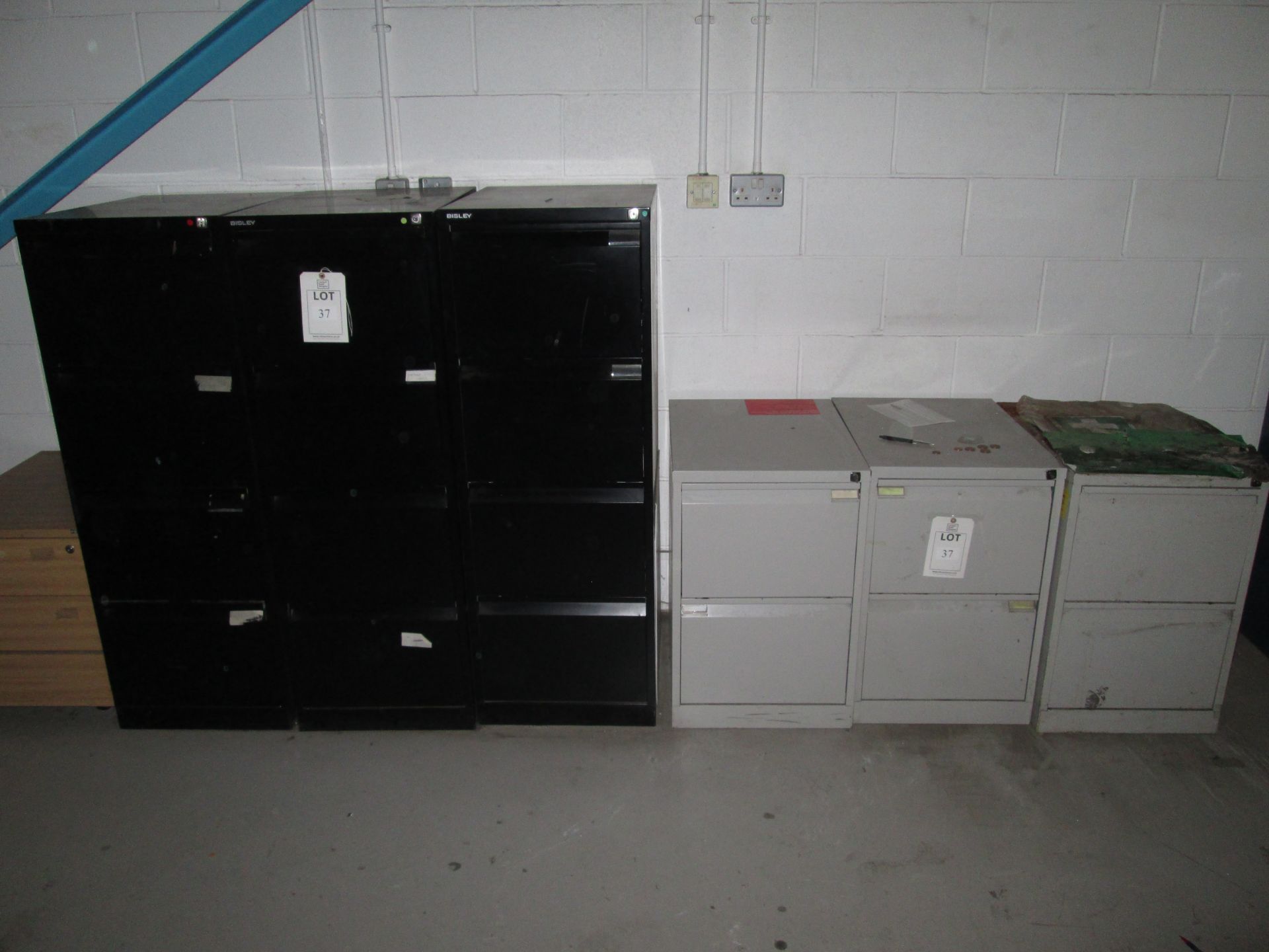 3 - four drawer metal filing cabinets and 3 - two drawer metal filing cabinets - Image 3 of 3