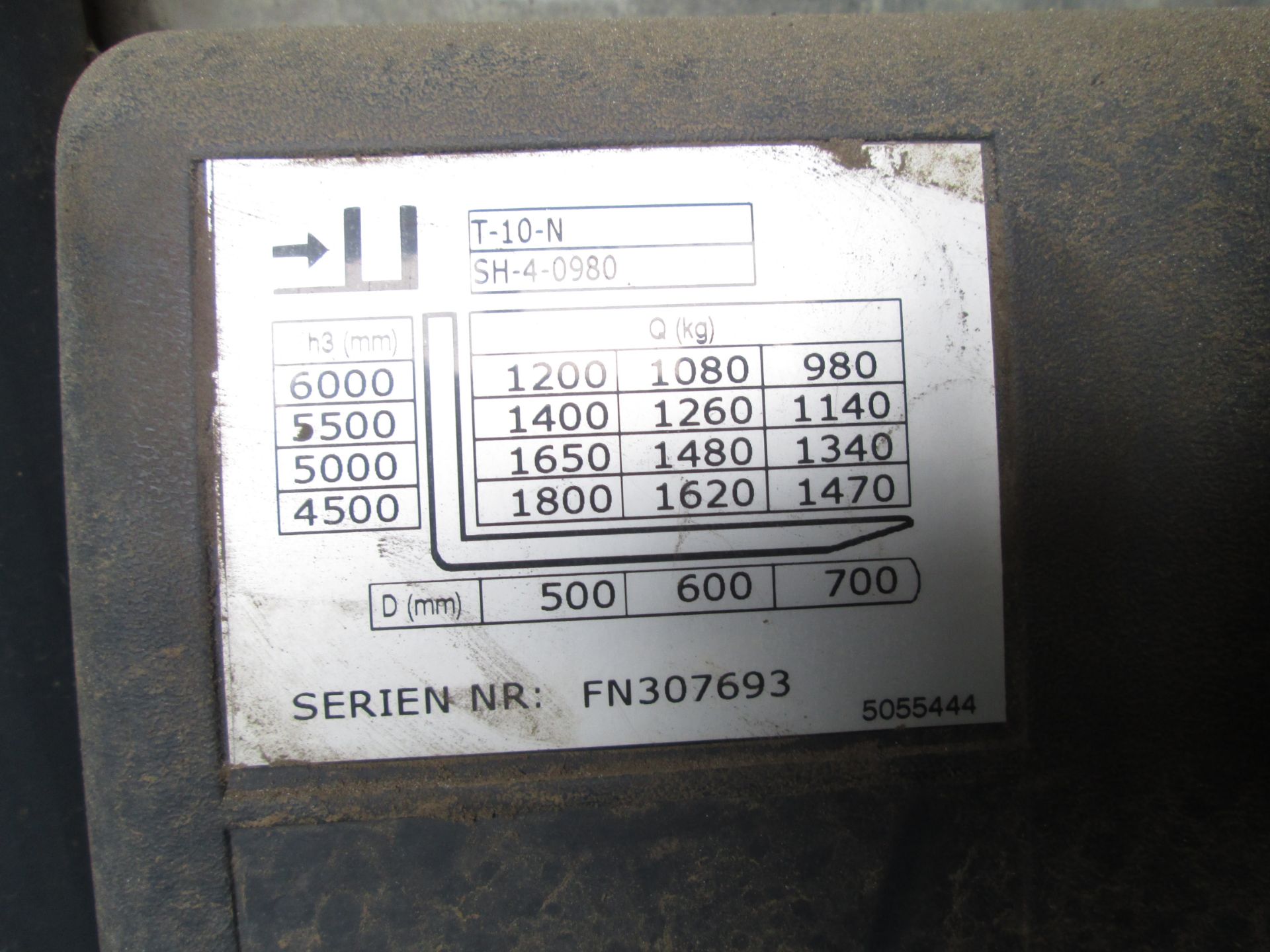 Jungheinrich EFG - V20 counter balance FLT, s/n 89.90.56.99, with battery (Spares & Repairs). - Image 4 of 4