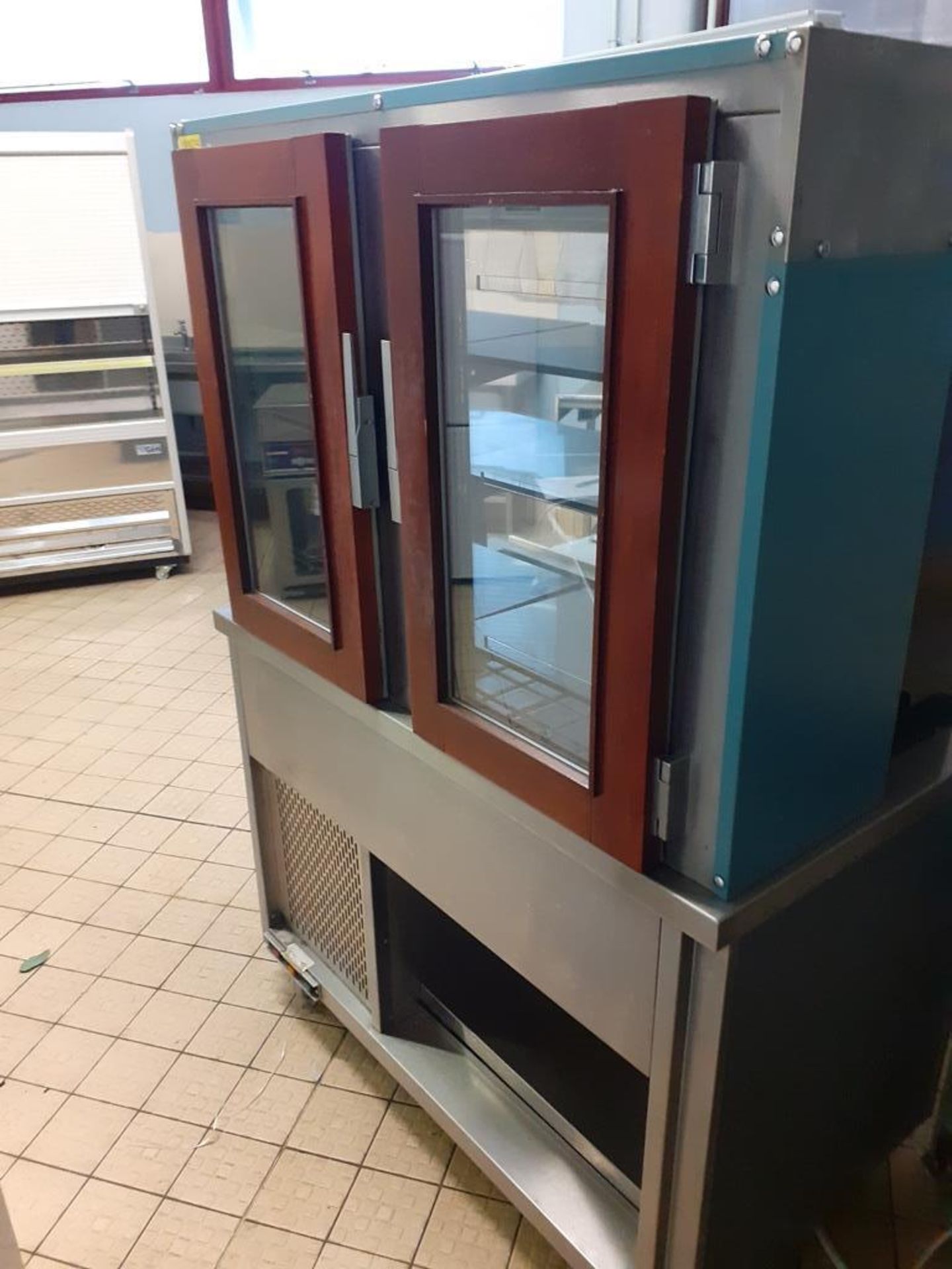 Refrigerated display cabinet, with plastic curtain - Image 3 of 5