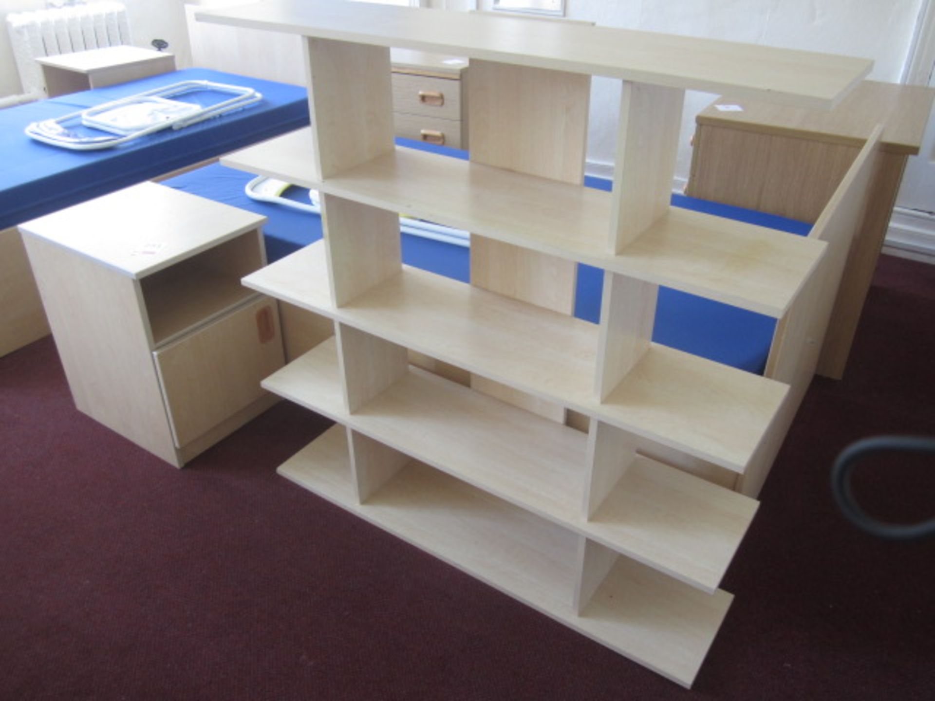 Lightwood effect bedroom suite comprising single bed with under storage drawer, bedside cabinet, 4 - Image 2 of 3