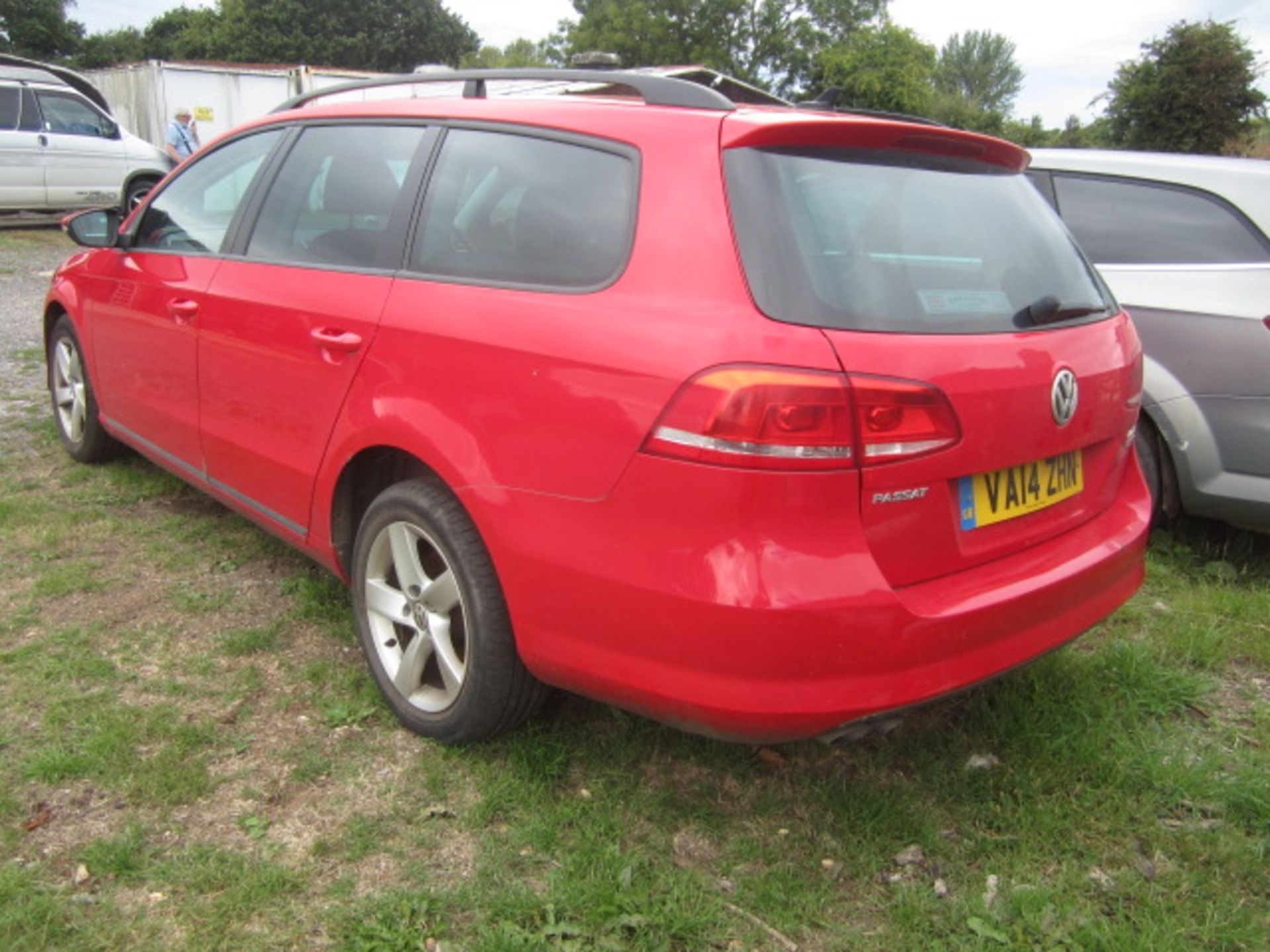 VW Passat S Bluemotion Tech 2.0Tdi estate.Registration:VA14 ZHN.Recorded mileage: 92,708.MOT: 29 - Image 3 of 16