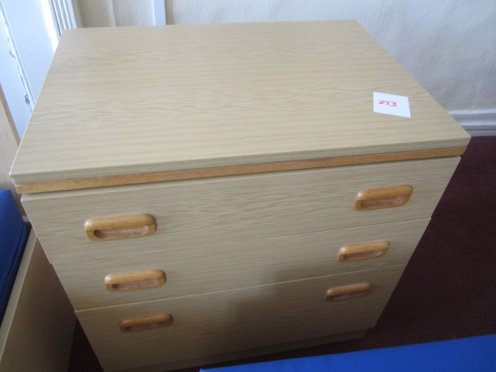 Lightwood effect bedroom suite comprising single bed with under storage drawer, bedside cabinet, 4 - Image 3 of 3