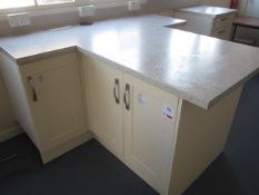 Kitchen suite comprising:,2 x 600mm 3 drawer base units,2 x 1000mm base units,2 x 800mm base units,