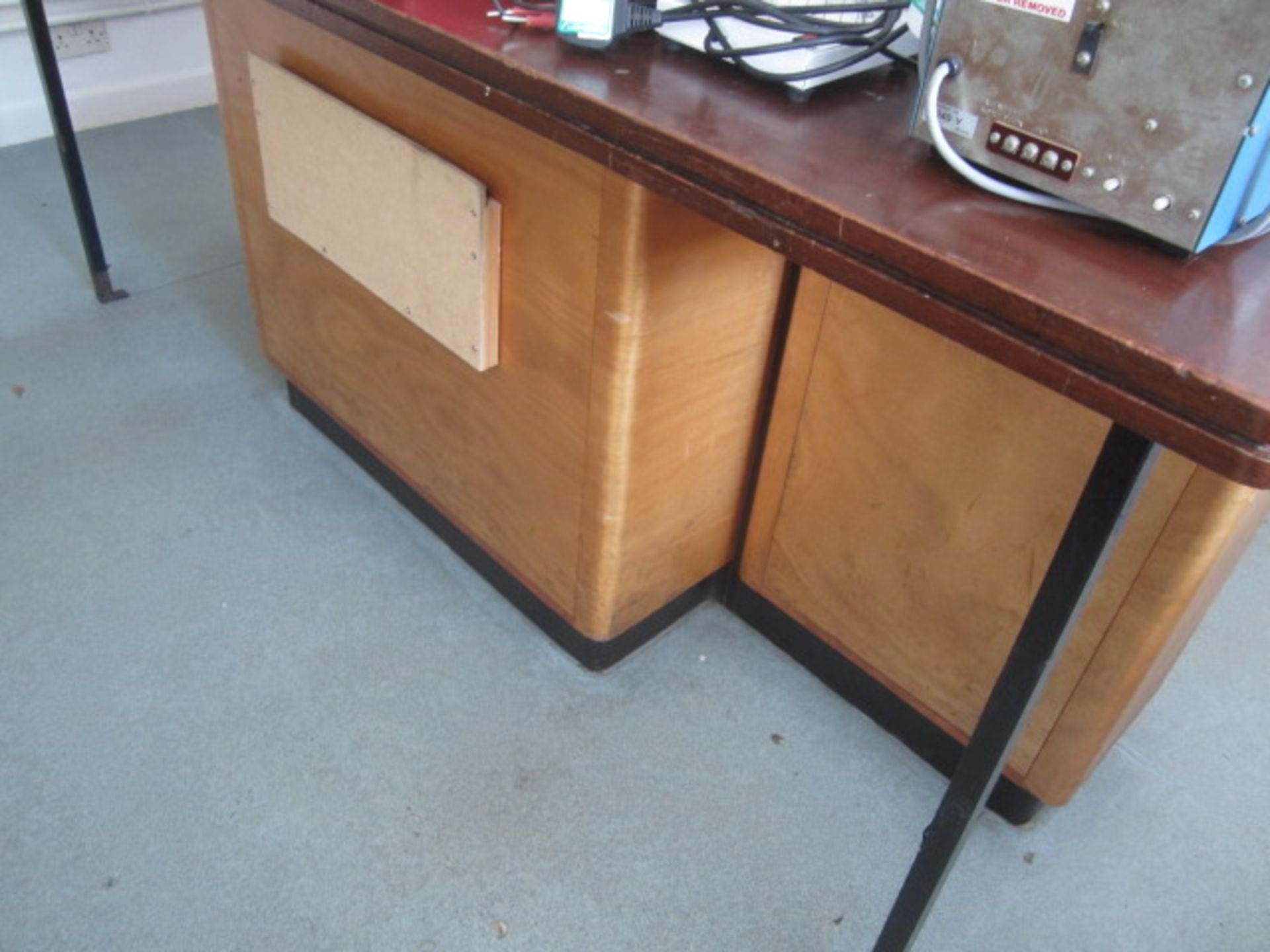 Wood laboratory workbench with 2 double/1 single under storage, water and gas taps, sink, power - Image 3 of 5