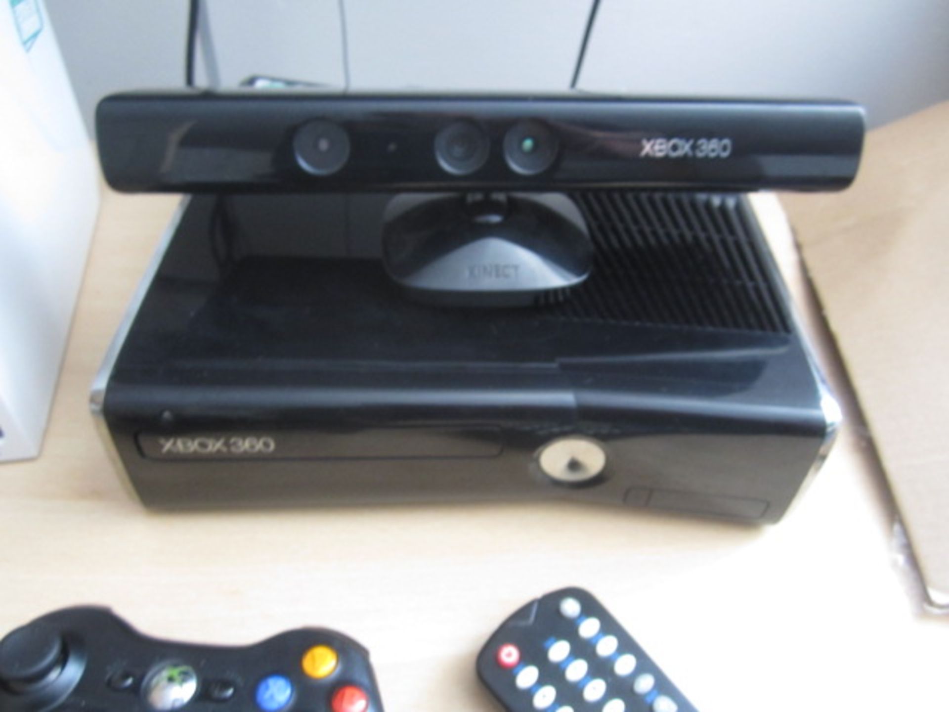 Xbox 360, Xbox connect, Xbox controller, Wii console, Wii active board, various Wii games, - Image 2 of 8