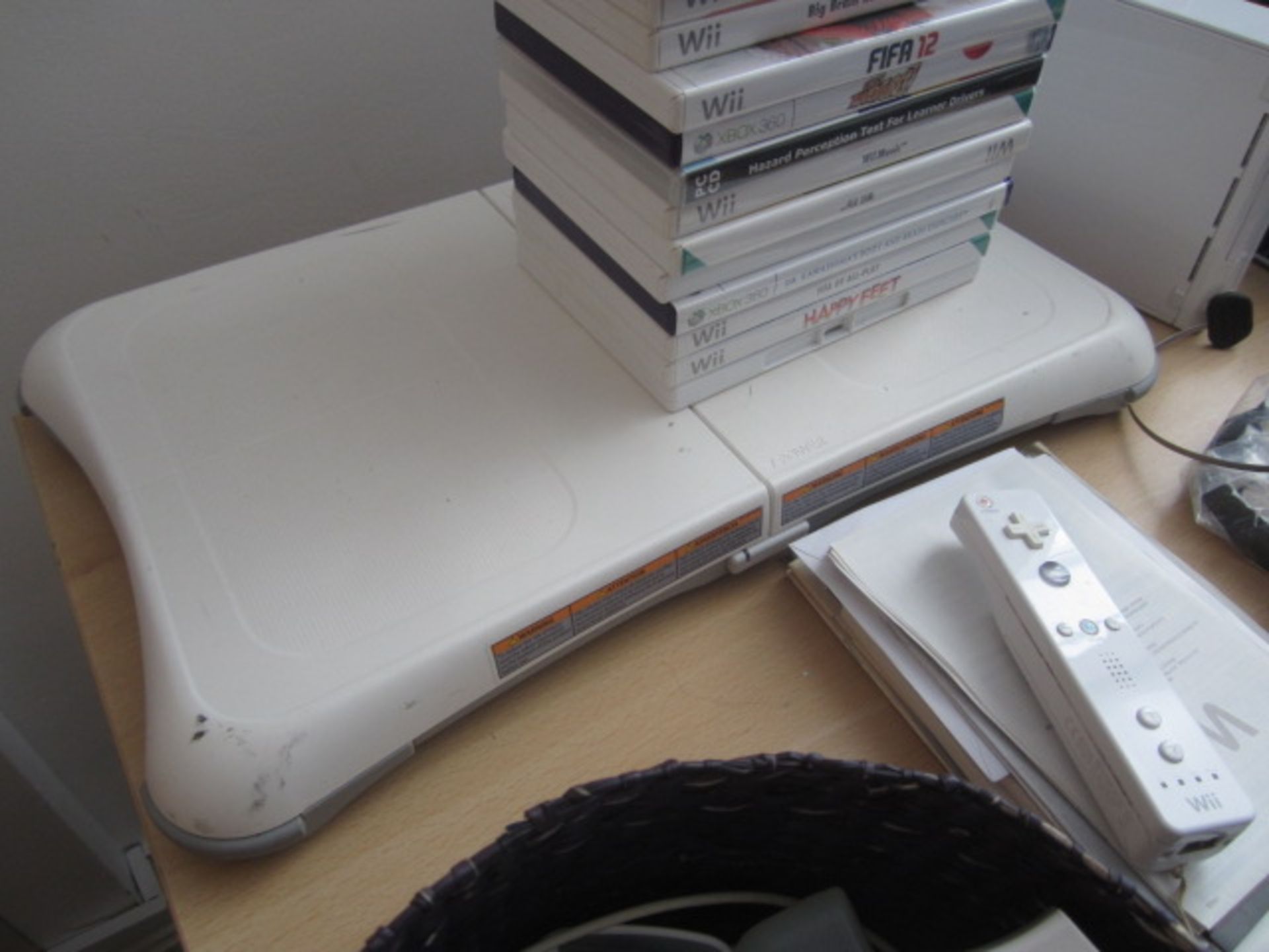 Xbox 360, Xbox connect, Xbox controller, Wii console, Wii active board, various Wii games, - Image 4 of 8