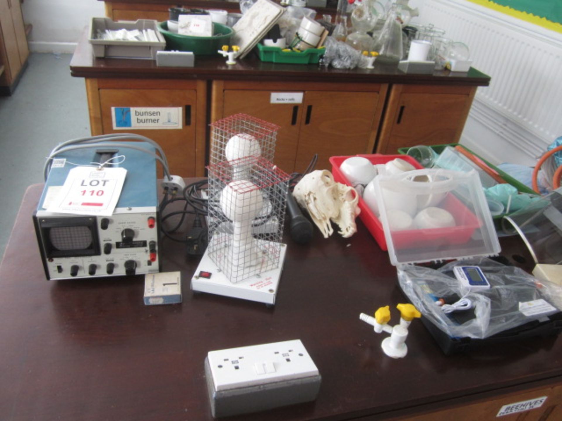 Assorted chemistry and science equipment including pestle and mortars, jugs, petri disks, slide - Image 3 of 15