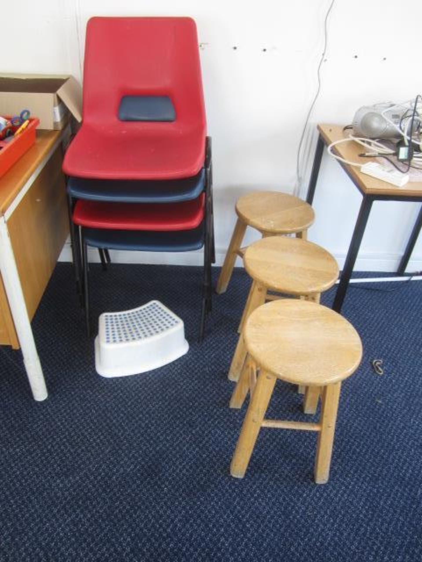Single pedestal desk, upholstered chair, 4 x plastic stacking chairs, 3 x stools, cassette player, - Image 3 of 4