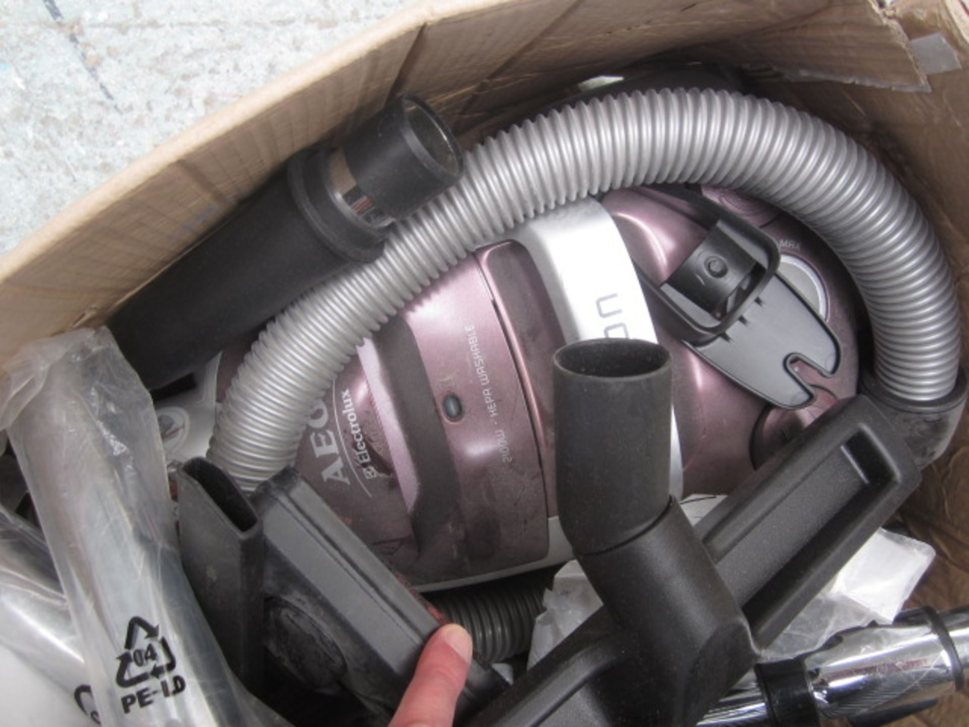 Two assorted vacuum cleaners by Electrolux & Hoover - Image 2 of 2