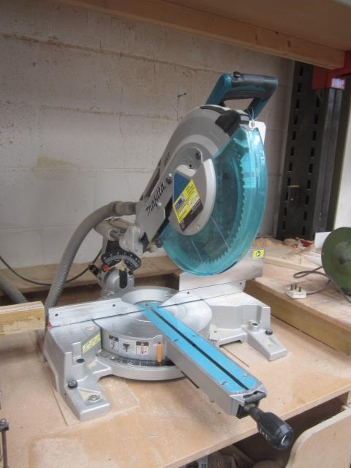 Makita DXT LS1216 bench top compound mitre saw with fan extractor, blade diameter 305mm, serial - Image 3 of 5