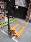 AG hand pallet truck, capacity 2500kg, height 1220mm, width 685mm, serial no. 08081963/059