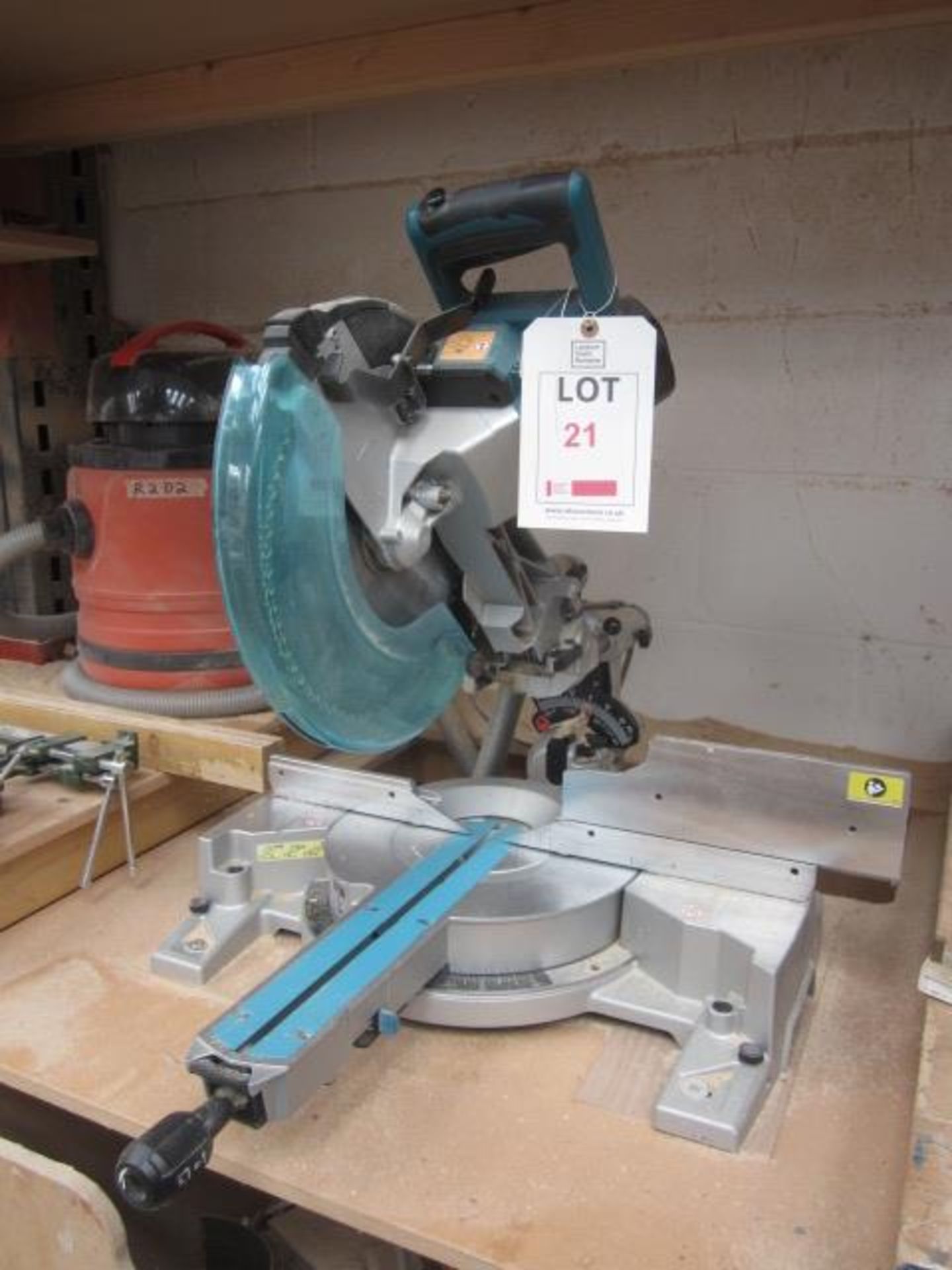 Makita DXT LS1216 bench top compound mitre saw with fan extractor, blade diameter 305mm, serial - Image 2 of 5