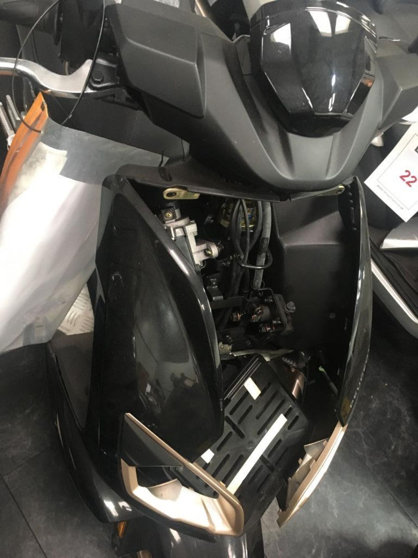 Peugeot Speedfight 4 125 LC moped VIN: VGAF2AGJAGJ000019 (spares or repair, cannot be registered) - Image 3 of 5