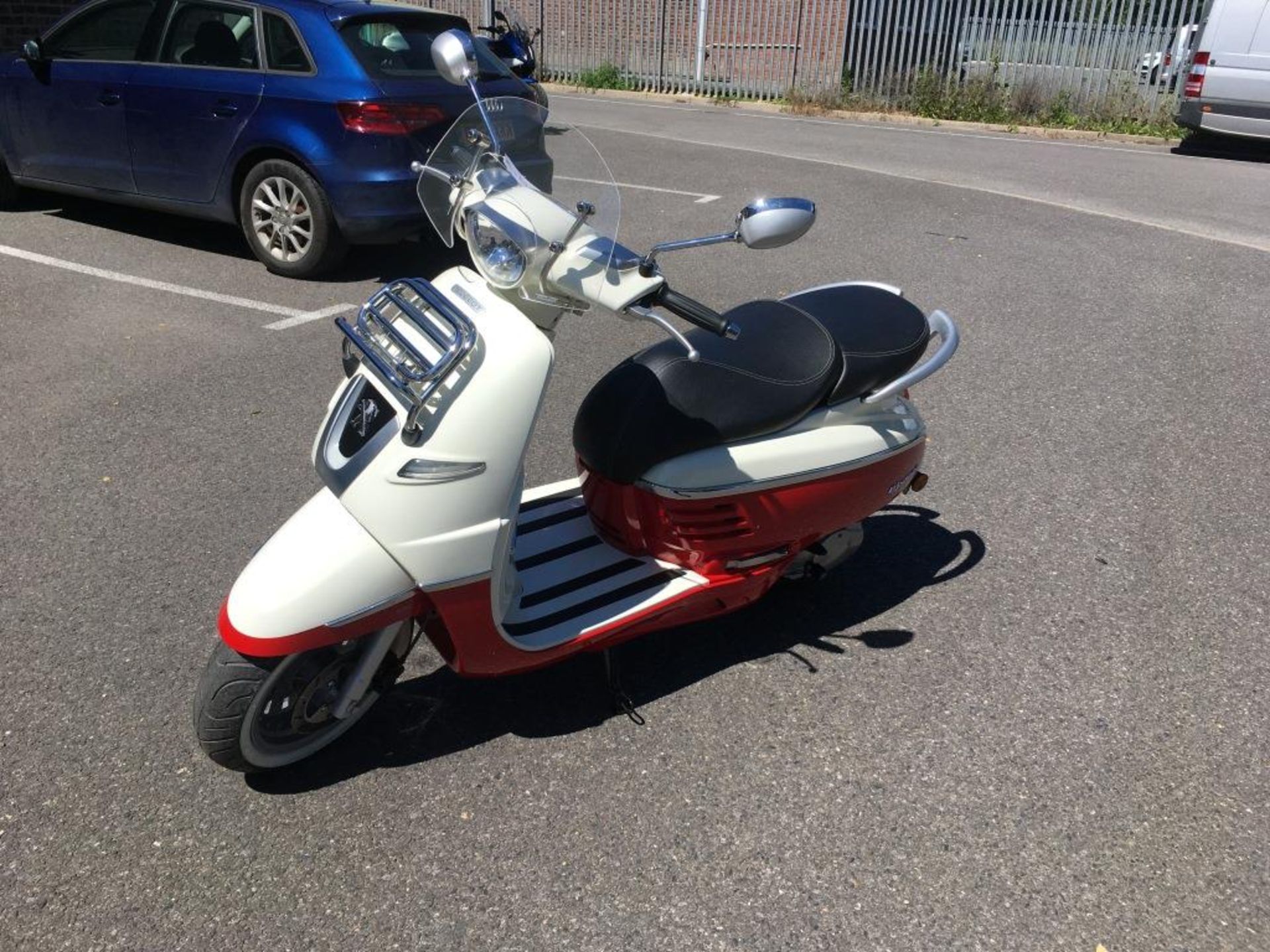 Peugeot Django 50 ID 2T moped, Registration number: HG69 CTZ (no V5 held), Date of Registration: - Image 8 of 13