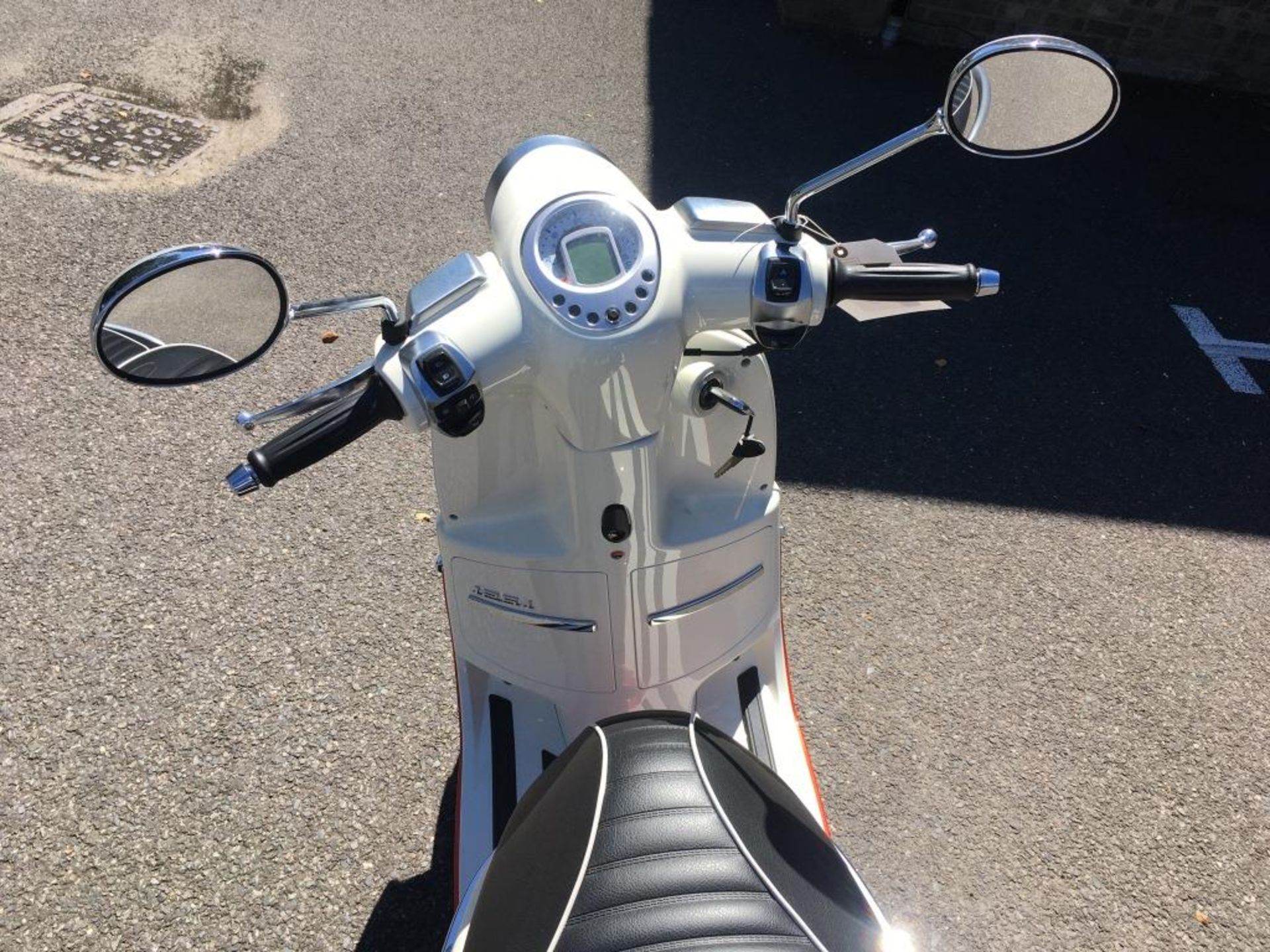 Peugeot Django 125 Evasion ABS moped, Unregistered and no certificate of conformity held, VIN: - Image 8 of 12