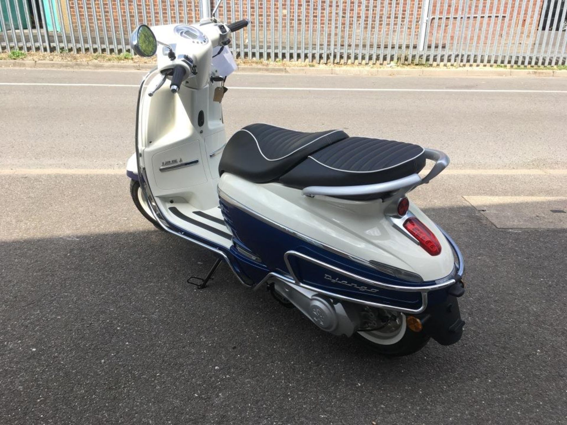 Peugeot Django 125 Evasion ABS moped, Unregistered and no certificate of conformity held, VIN: - Image 7 of 16