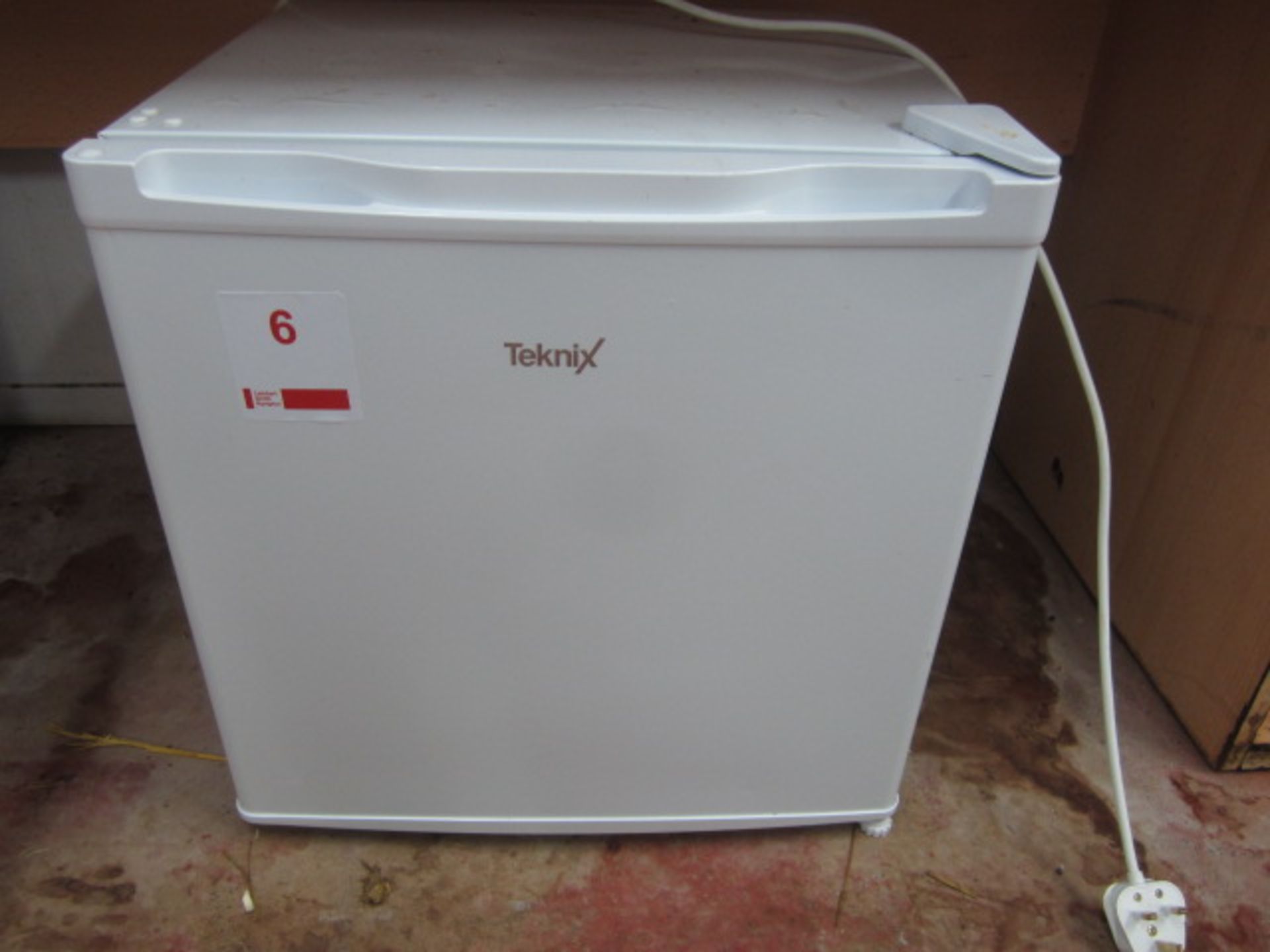 Teknix countertop fridge, microwave, Bosch pod coffee machine