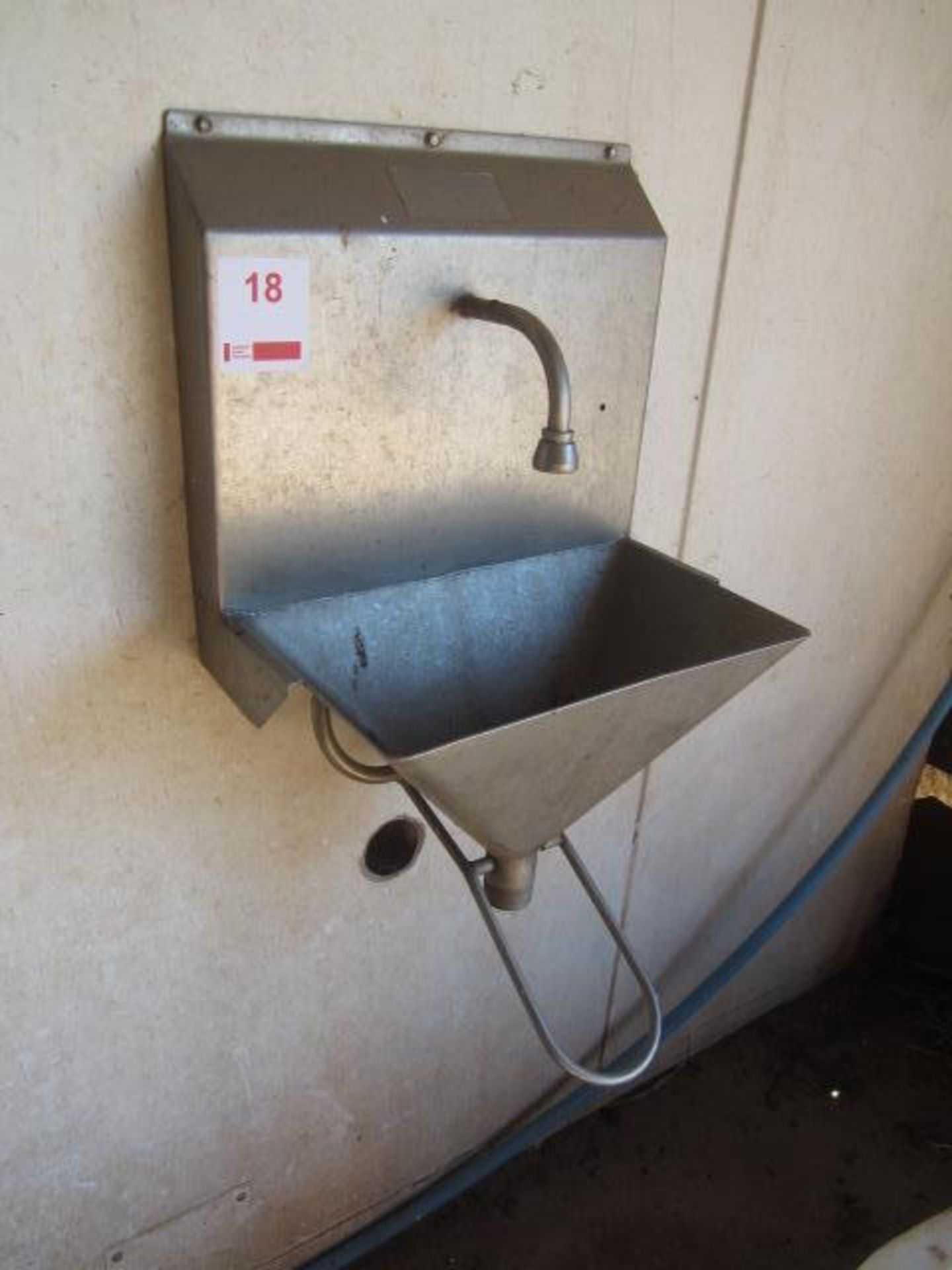 Stainless Steel wall mounted knee operated wash basin