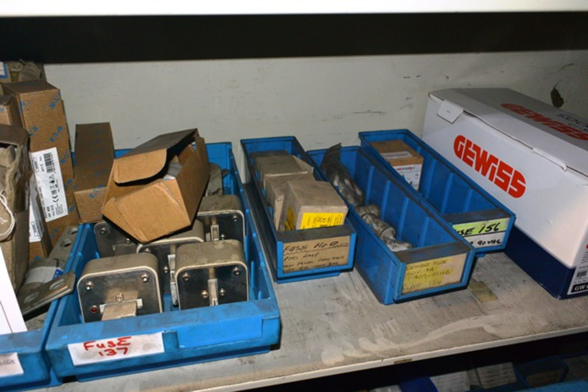 Contents of shelf no. 31 & 32 to include various fuses circa 2 amp - 1000 amp (located in Carousel