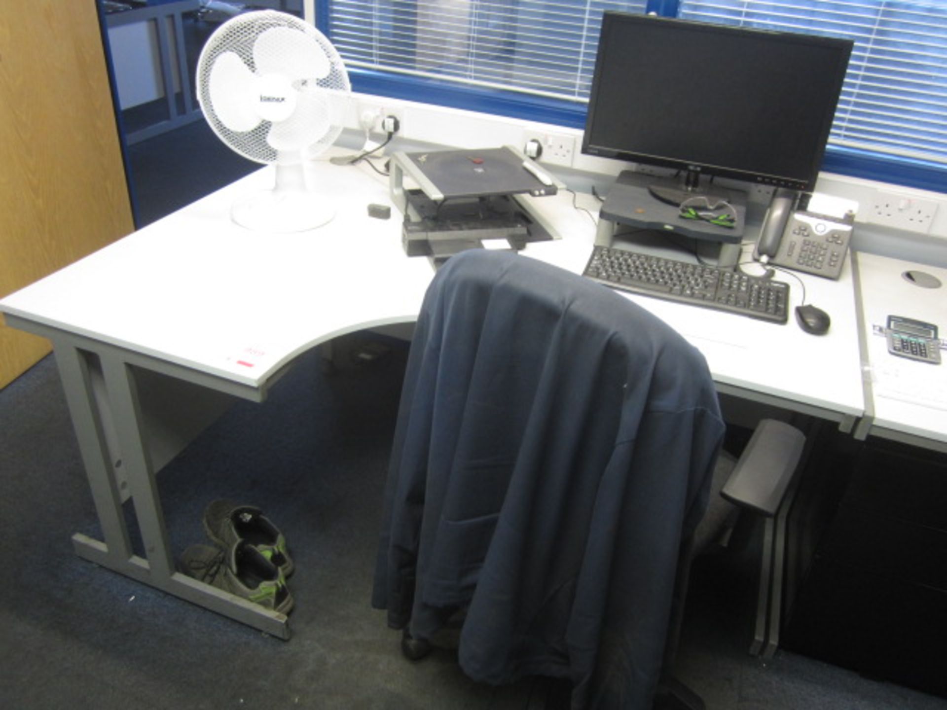 Grey melamine corner workstation with extension, 3 drawer undercounter pedestal, upholstered - Image 3 of 3