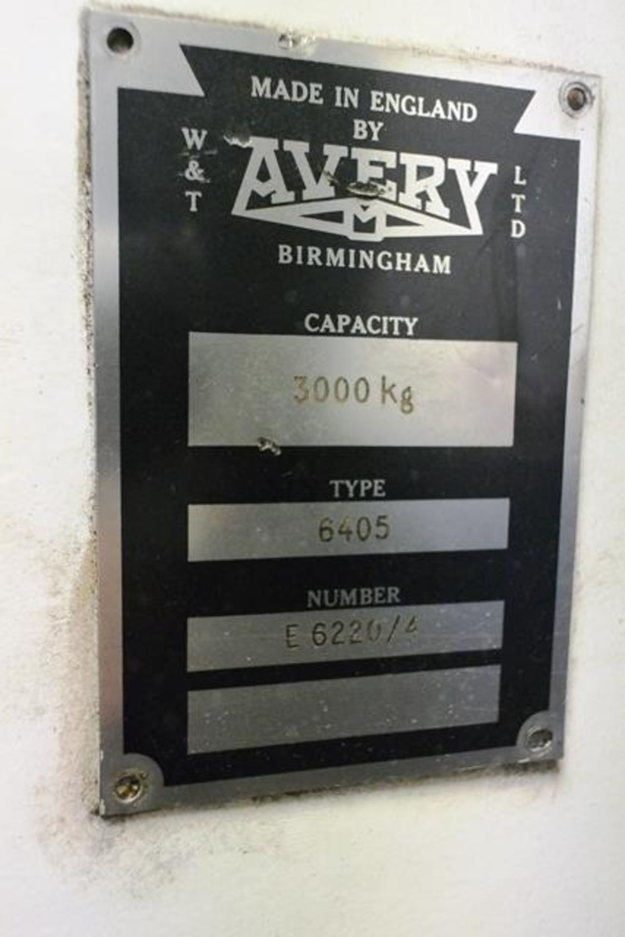 Avery 6405 hardness tester, serial no. E6220/4, 3000kg capacity with associated weights (Please - Image 2 of 2