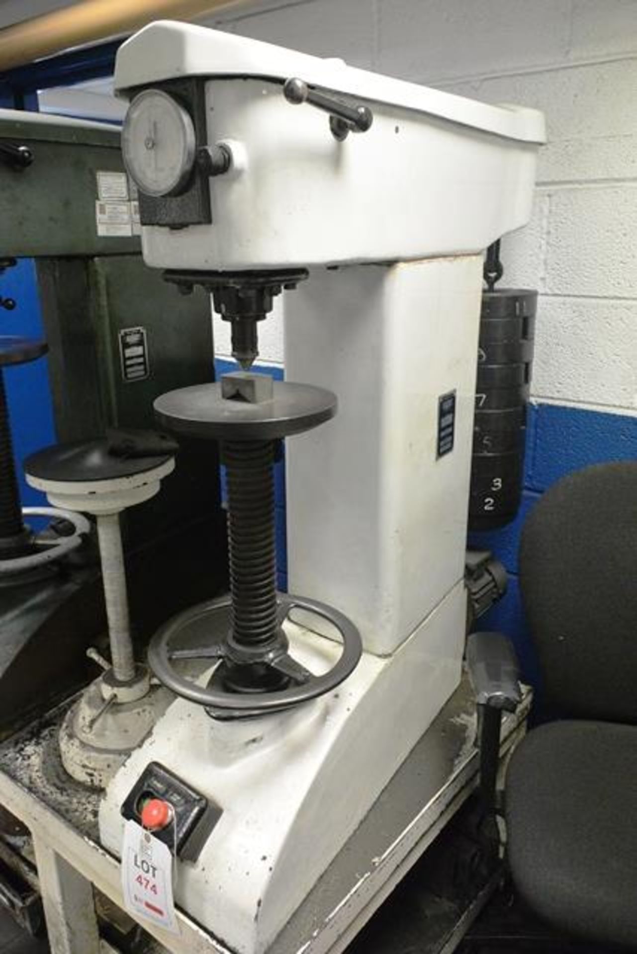 Avery 6405 hardness tester, serial no. E6220/4, 3000kg capacity with associated weights (Please