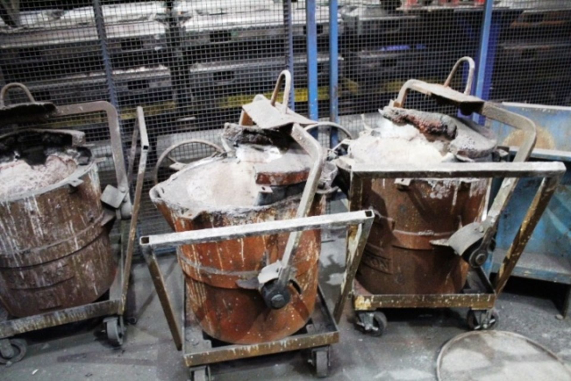 Four mobile fitting molten metal pouring ladles/pots (Should you wish a quotation for the lift out - Image 3 of 3