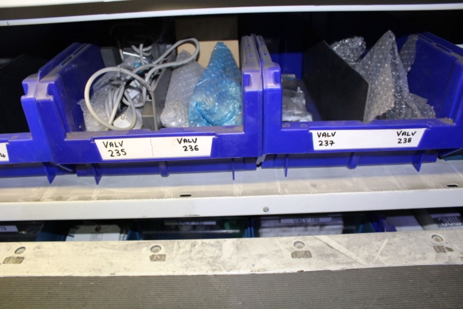 Shelf of assorted stock contents to include assorted valves, switches, 3mm dia wire rope, wire - Image 4 of 5