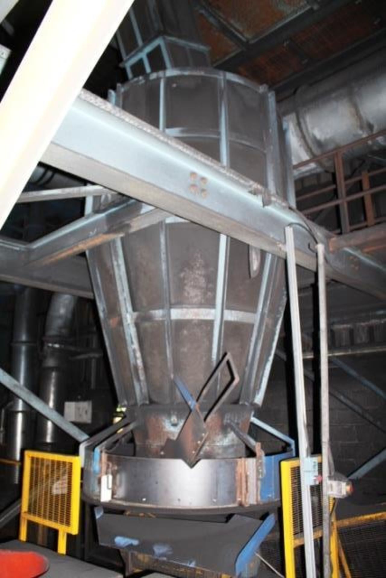 Steel frame collection silo, approx 2m dia x 3m with rotary off feed table to sand plant return - Image 3 of 3