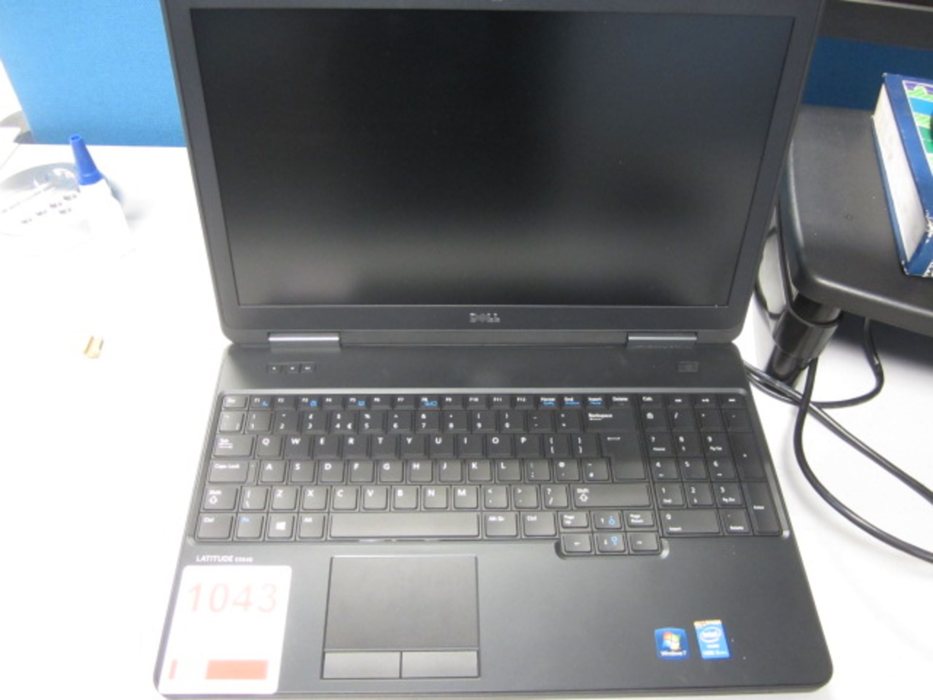 Dell Latitude C5540 core i5 Captors Dell docking station, flat screen monitor - Image 2 of 2