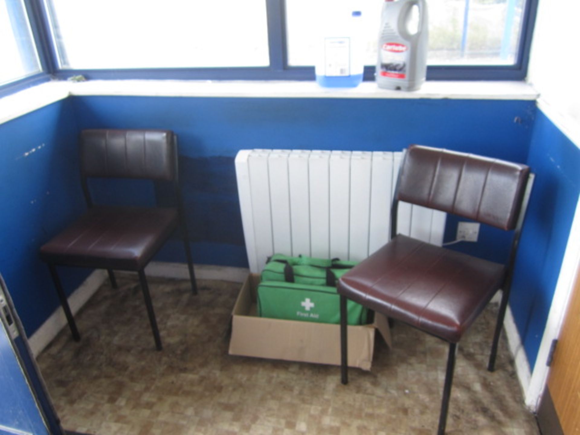 Two upholstered swivel chairs, two vinyl meeting chairs, mobile electric radiator - Image 2 of 3