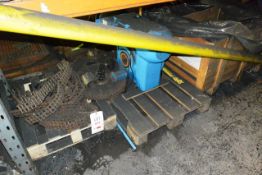 Contents of two pallets and stillage to incl. steel chain and sprockets, gear unit, fixing brackets,