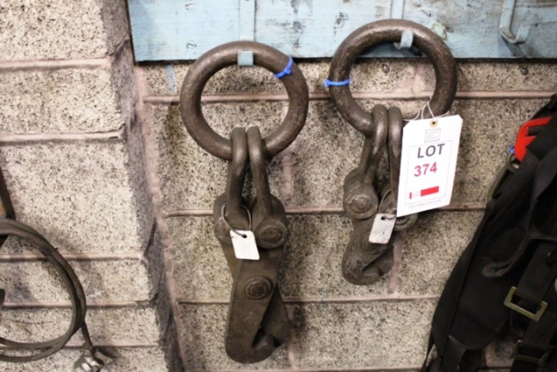 Two 3 tonne lifting hooks