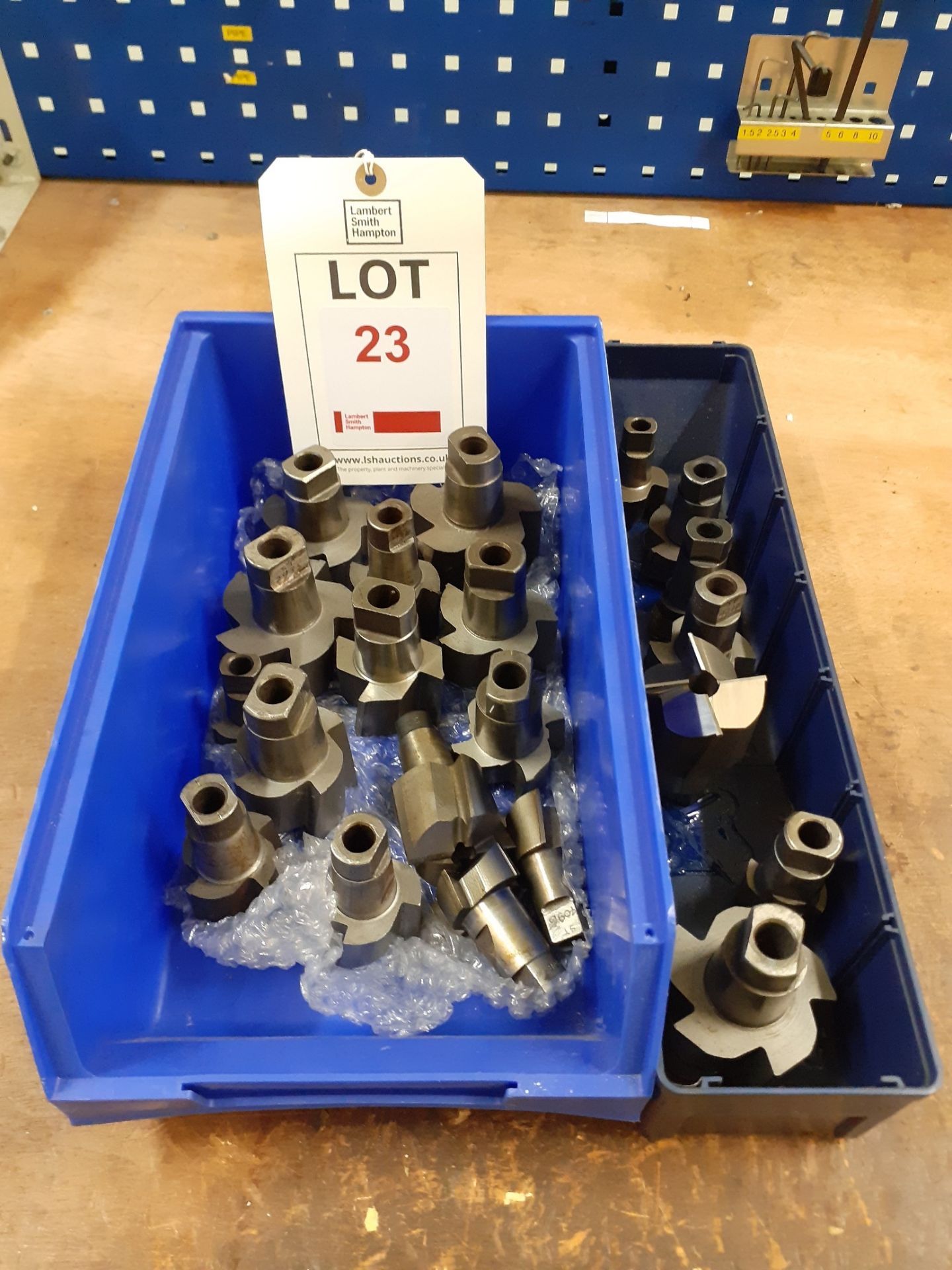 Quantity of Milling Cutter tools