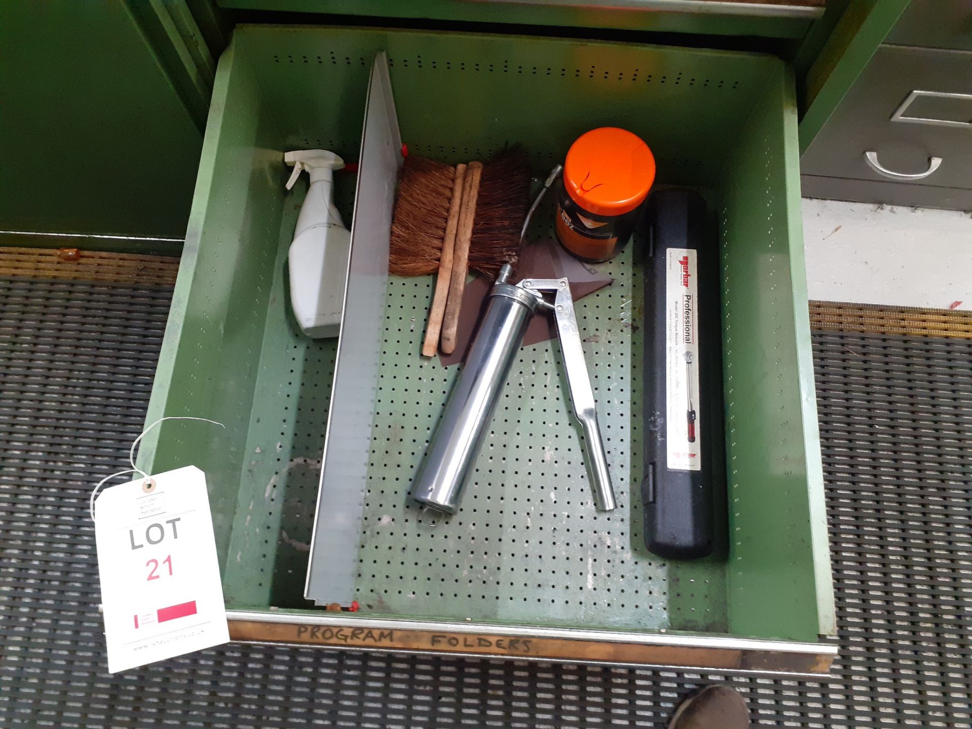 Unknown metal double sliding door tool cabinet with 12 drawers including contents - Image 8 of 8