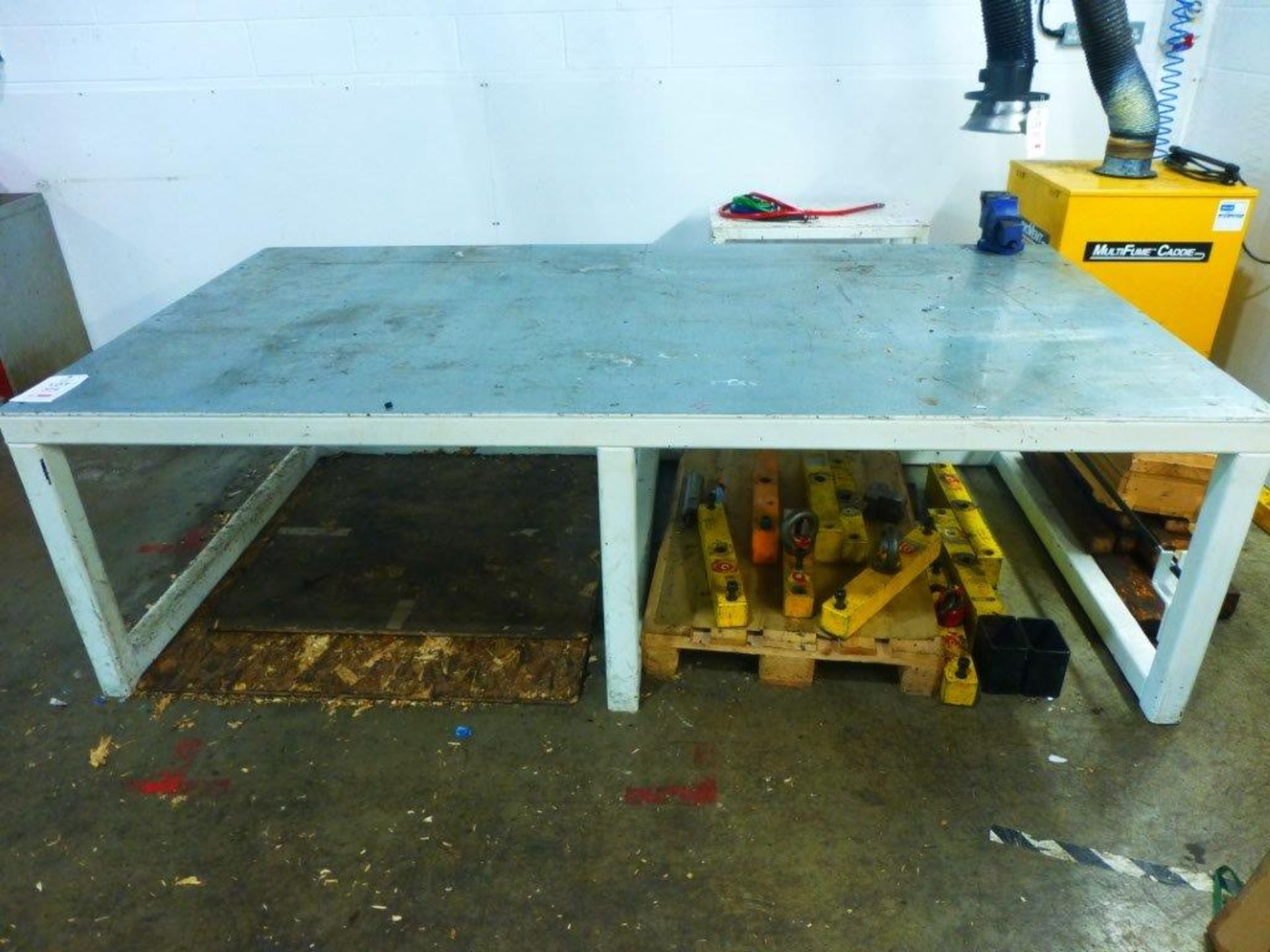 2840mm x 1500mm x 860mm heavy duty steel topped work table (contents not included)