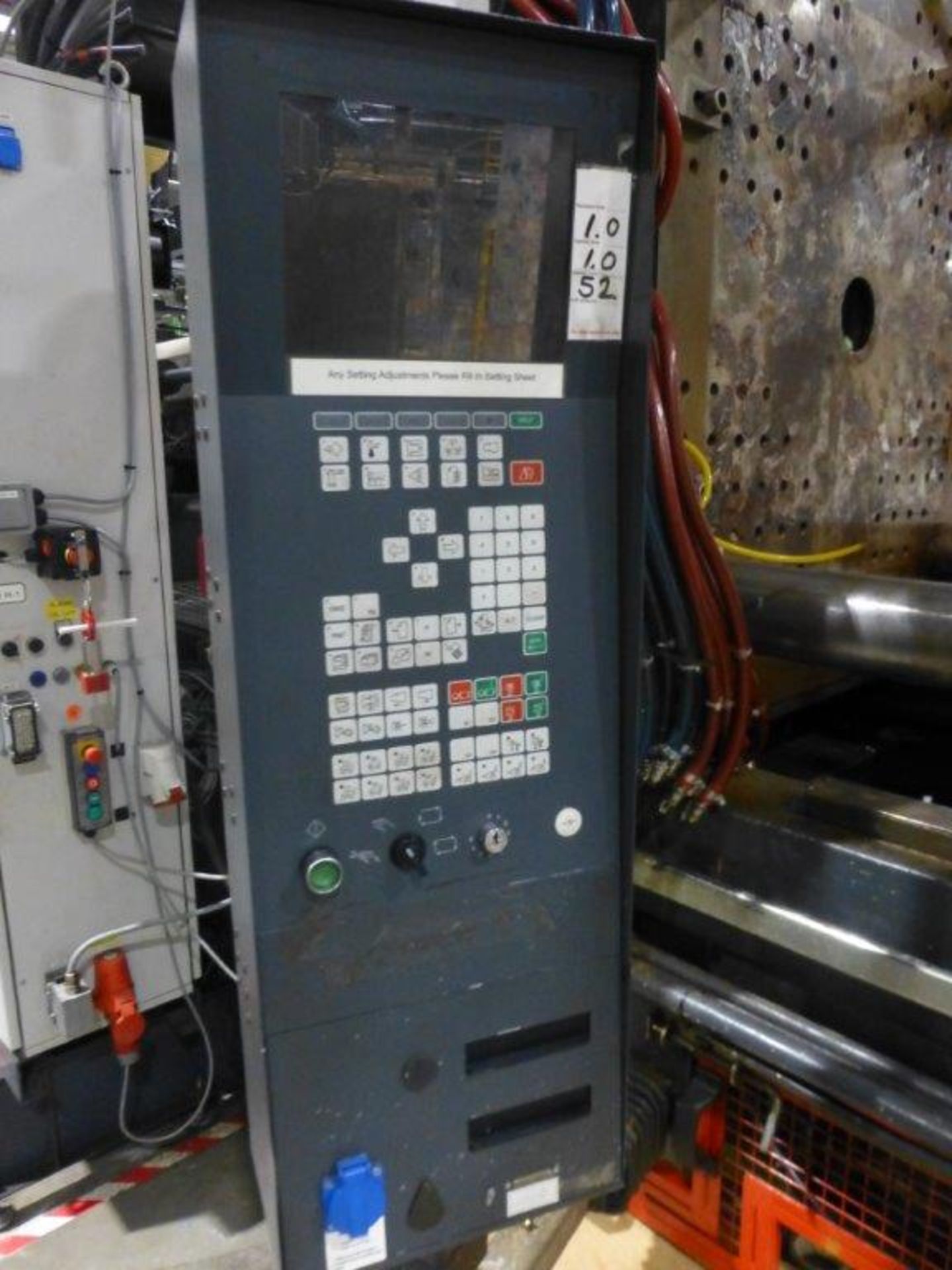 Ferromatik Milacron K-Tec 400S CNC Plastic Injection Moulding Machine Serial No: 570093 (2002), - Image 4 of 5