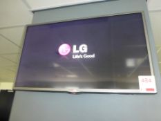 LG 32 inch widescreen LCD display with wall bracket