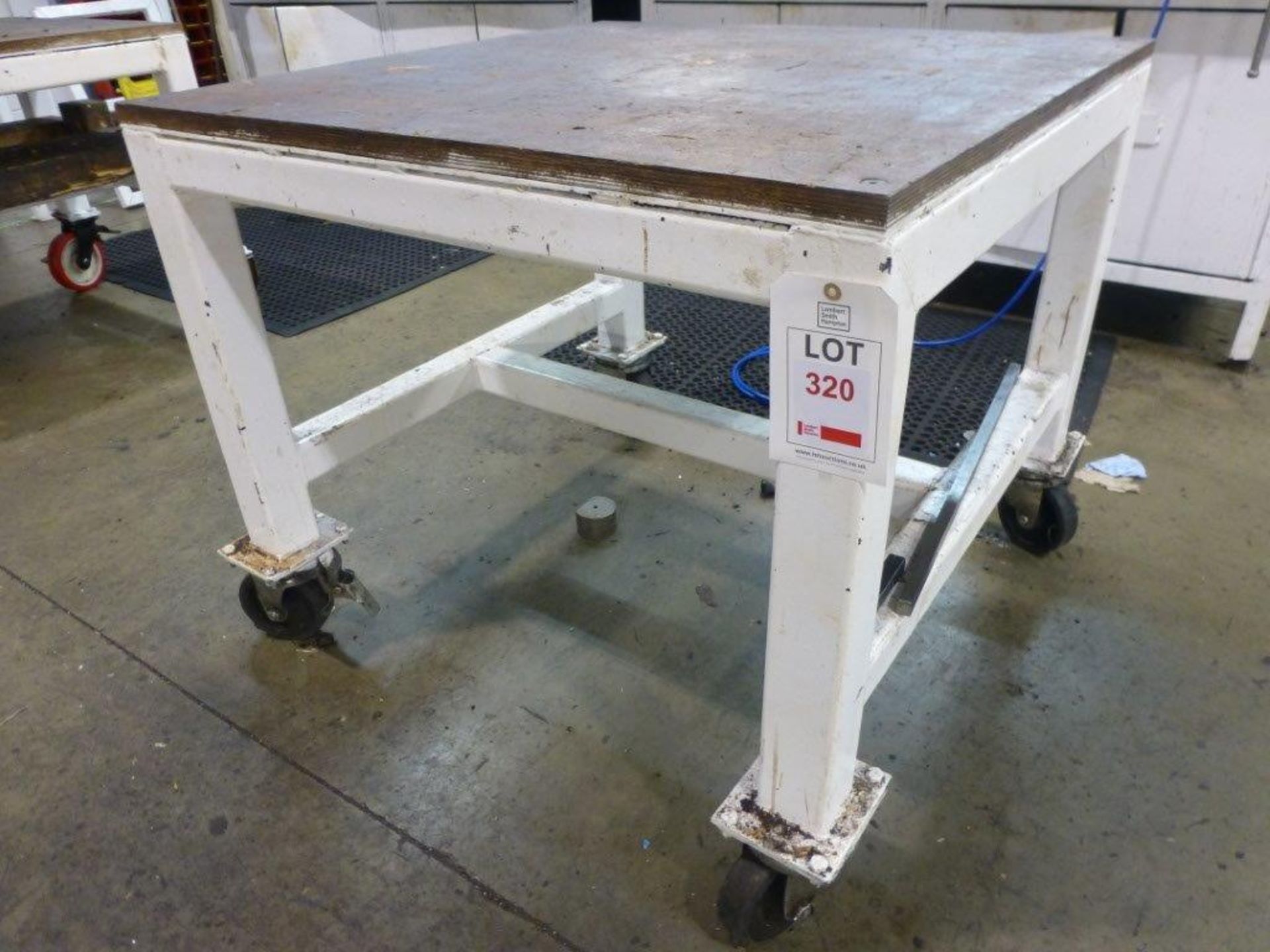 1000mm x 1000mm x 860mm heavy duty mobile work table