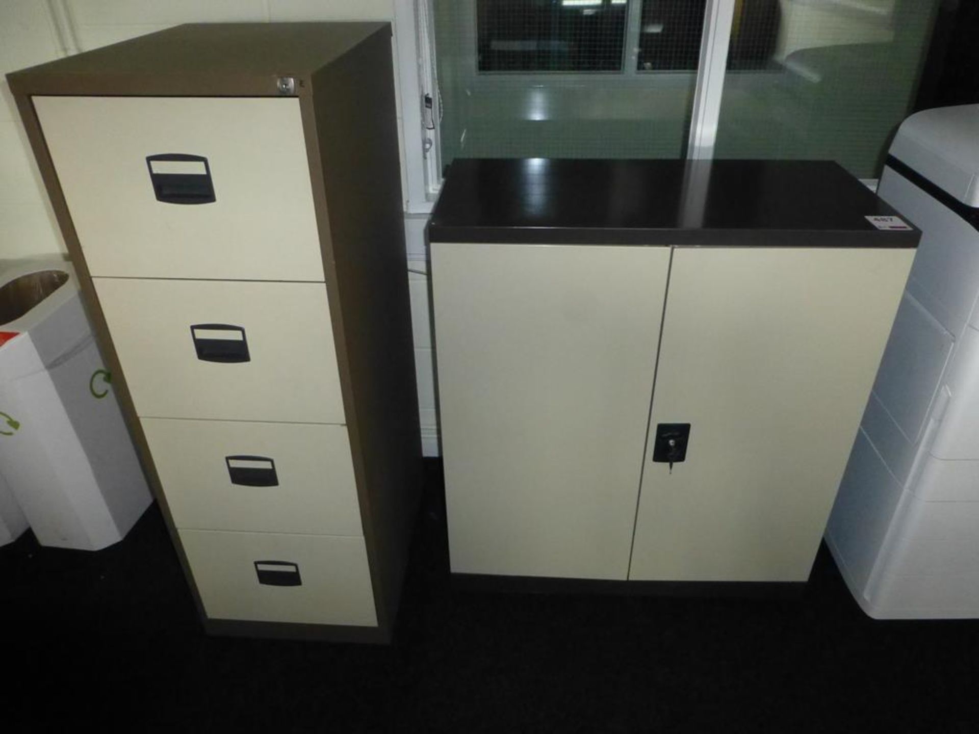 Steel 1m high double door cupboard and steel 4 drawer filing cabinet - Image 2 of 2