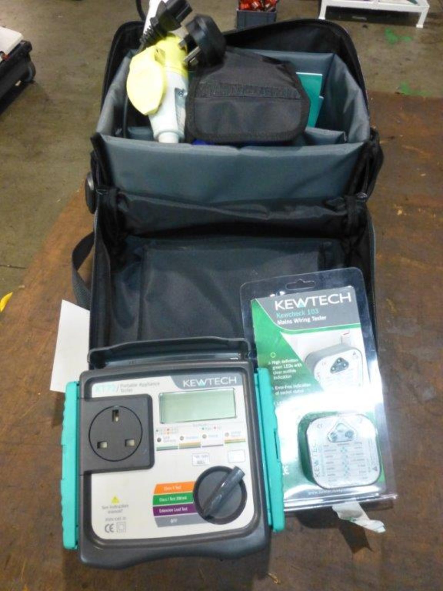 Kewtech KT72 portable appliance tester with leads and storage case - Bild 2 aus 2