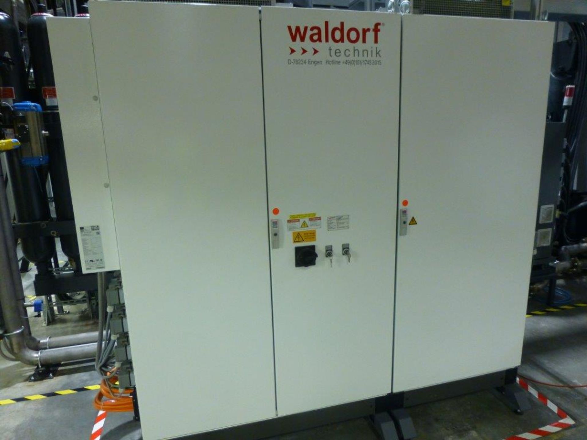 Waldorf Technik CNC triple lane 12 + 12 Hinge Lid automatic handling unit serial No: 10-785-500- - Image 8 of 9