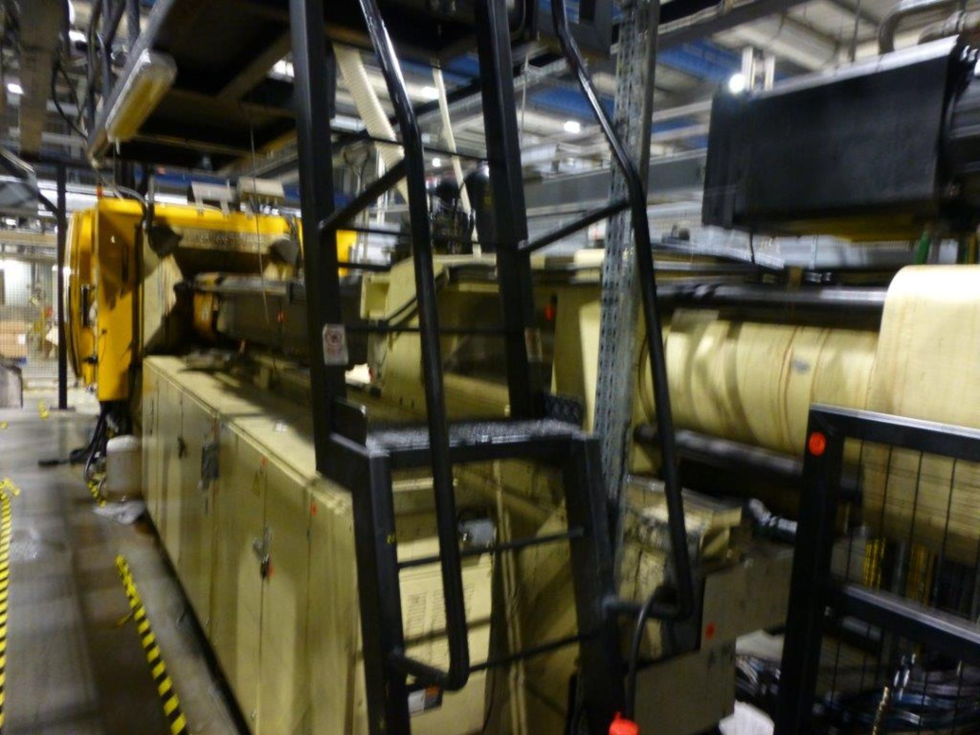 Husky H400 RS115 100 CNC plastic injection moulding machine Serial No. 2640104 (2003) with 400 tonne - Image 2 of 5