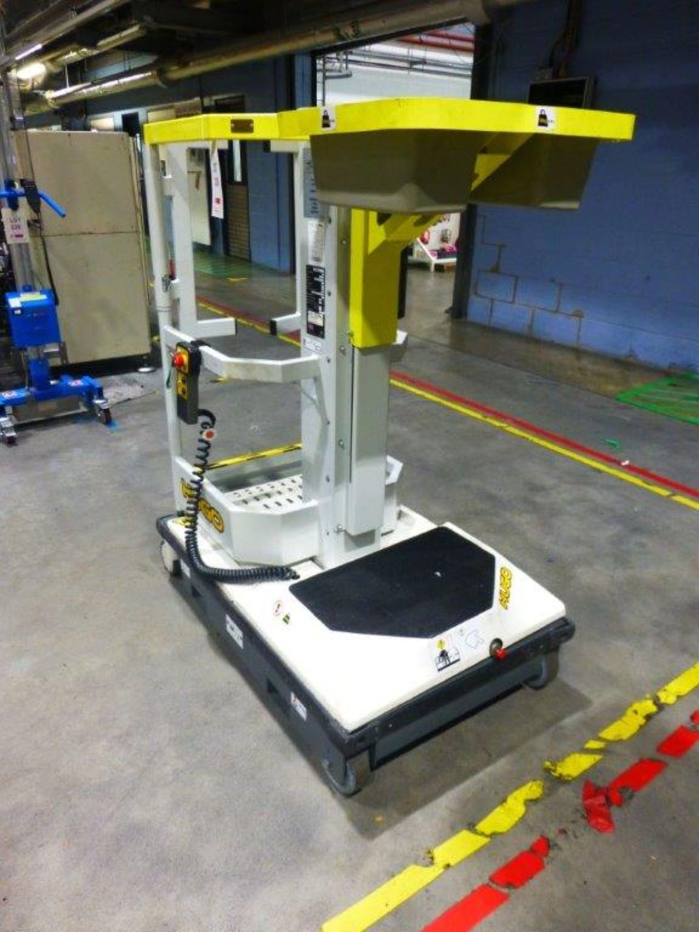 HLS Hugo-R single person elevating work platform, serial No T-0163 (2018) - Image 3 of 5