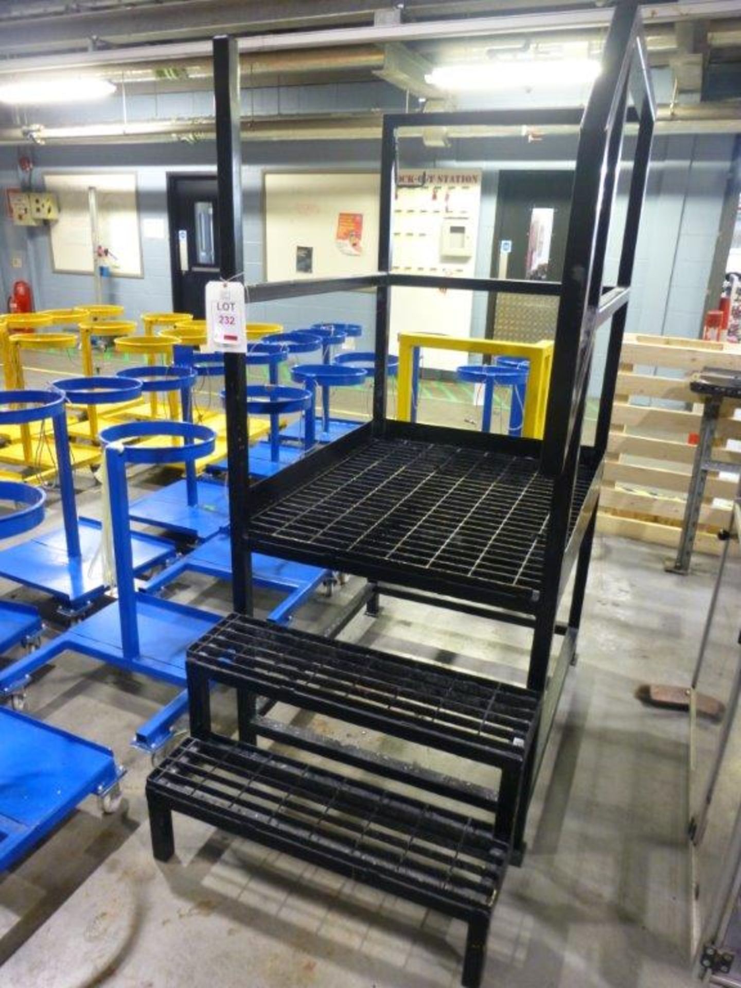 840mm wide 2-step static access platform, 770mm platform height