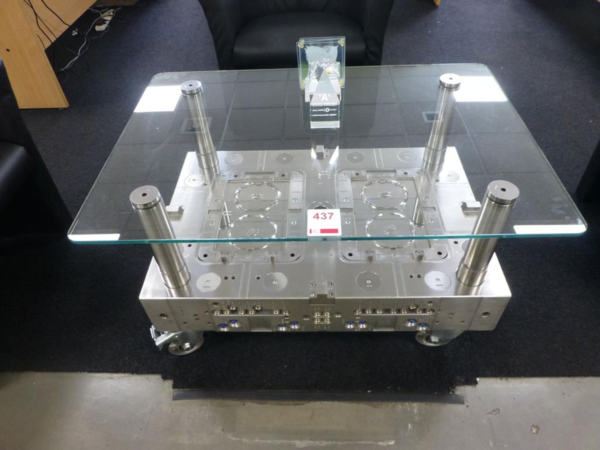 1000mm x 700mm x 575mm half mould glass top coffee table with wheels - Image 2 of 5