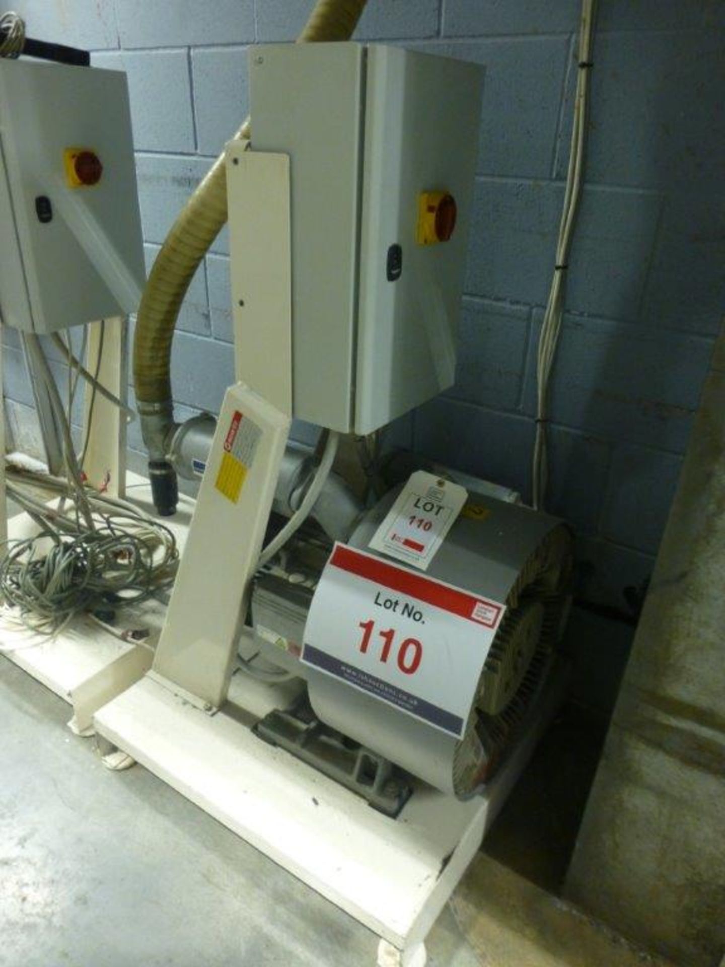 Moretto V11S60 suction unit, 05-03480 (2005) with spare stand and control box - Image 2 of 4