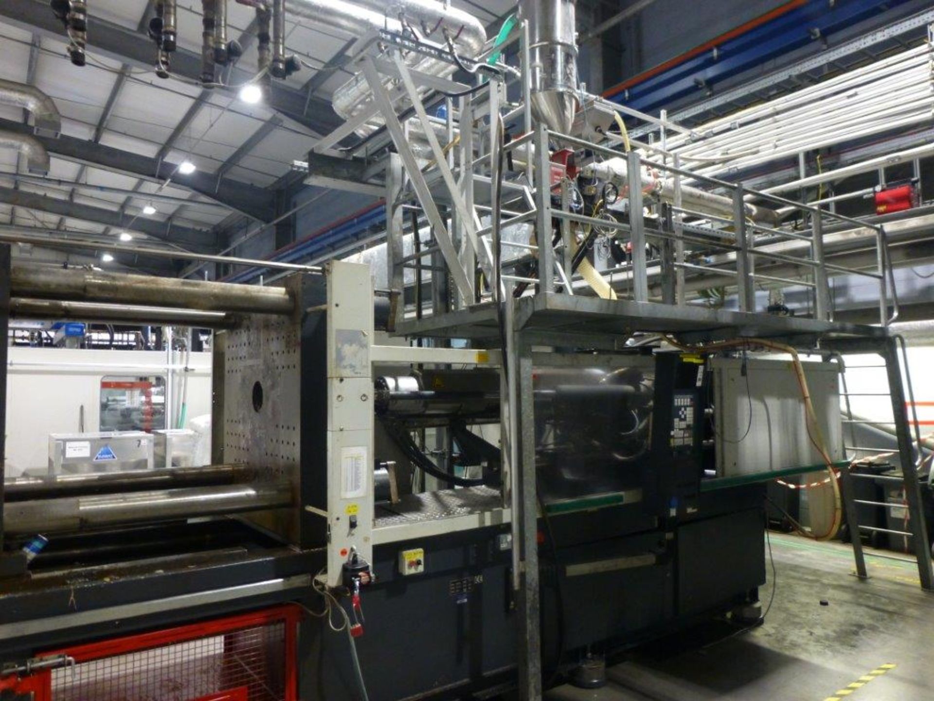 Ferromatik Milacron K-Tec 400S CNC Plastic Injection Moulding Machine Serial No. 570049 (2000) - Image 3 of 7