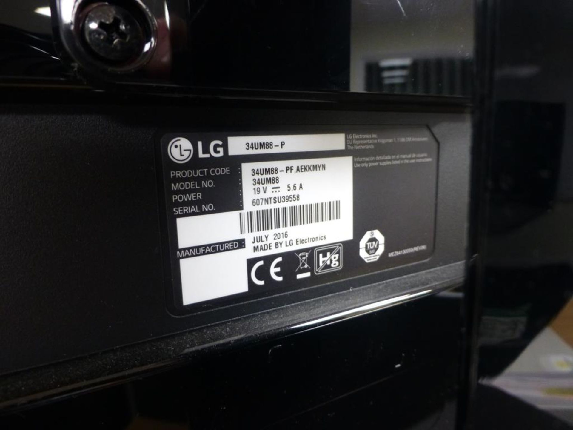 LG 34UM88-P widescreen LCD display - Image 2 of 2